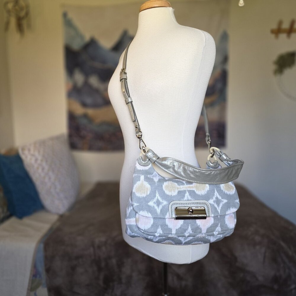 Coach Kristin Ikat Shimmer Hobo Silver Gray Metallic Op Art Shoulder Bag Rare - Picture 4 of 16